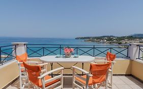 Bella Vista Sea View Apartments, By Zantewize